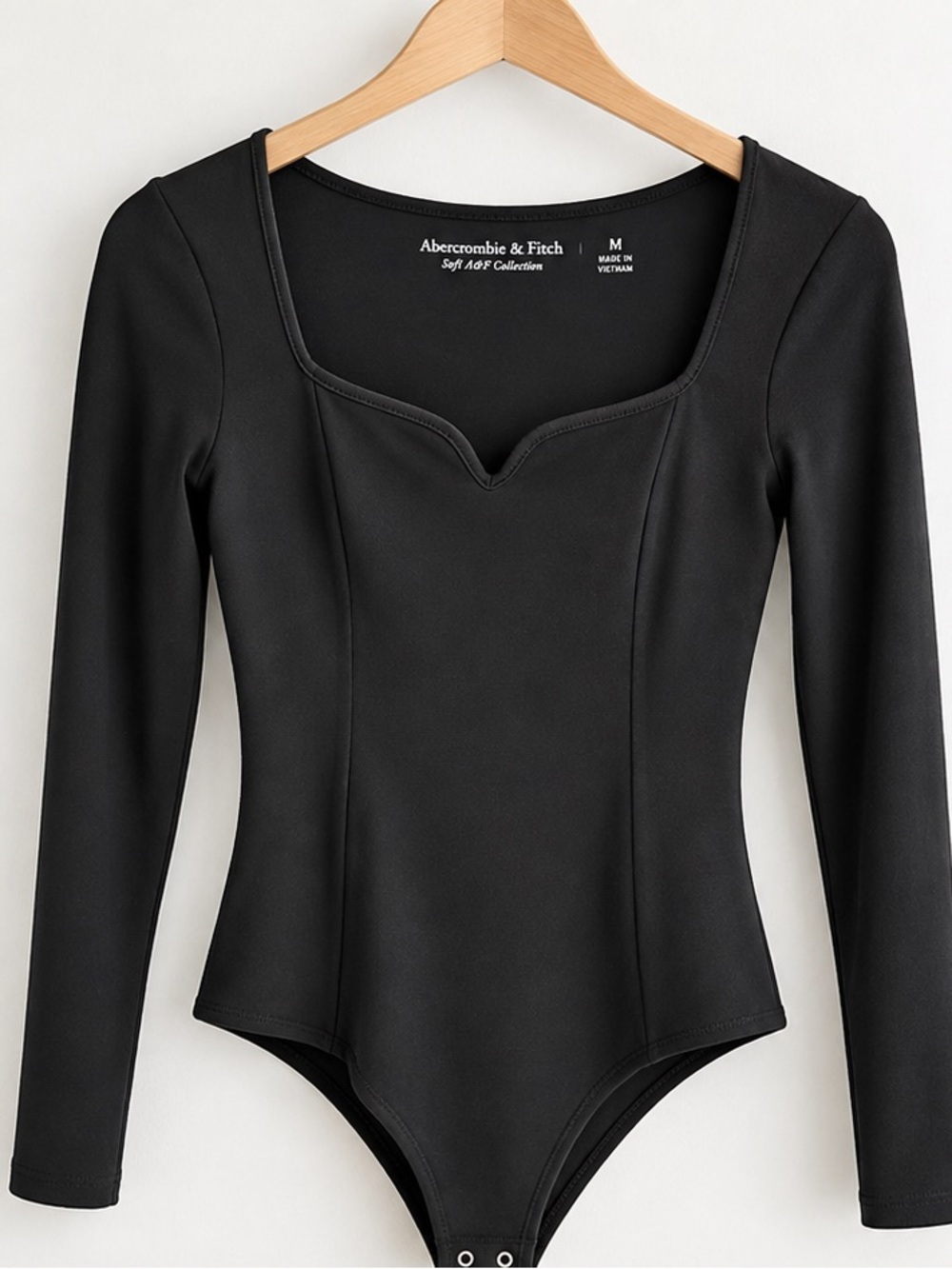 Abercrombie & Fitch Black Long-Sleeve Sweetheart Bodysuit